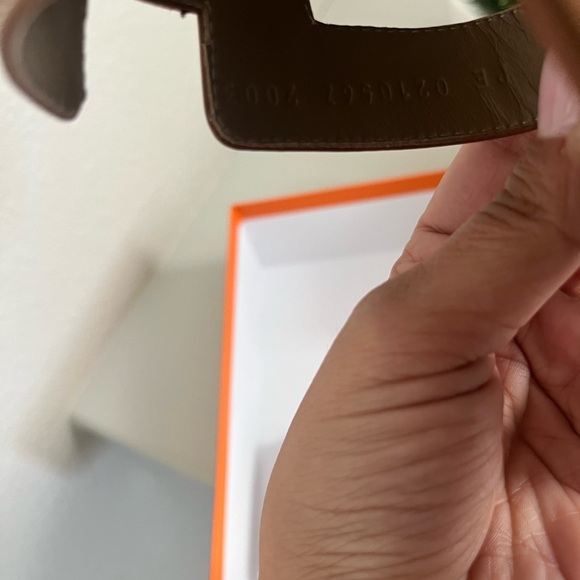 Brown and White Leather Slip-On Sandals - Picture 5 of 14